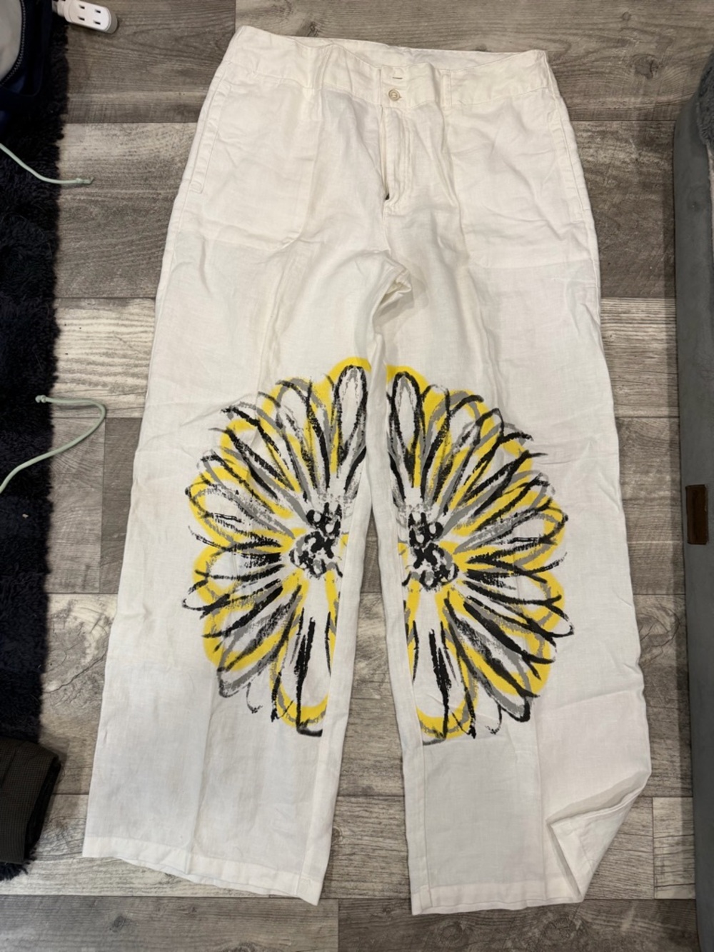 Metro style linen pants